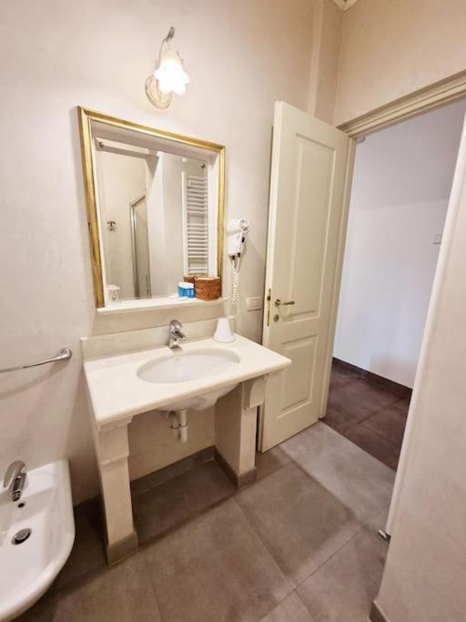 Ca'Briani Luxury - Behind S.Mark Square Veneza Exterior foto